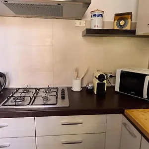 https://modern-apartment-near-isola-distric-and-centrale.it-lombardy.com